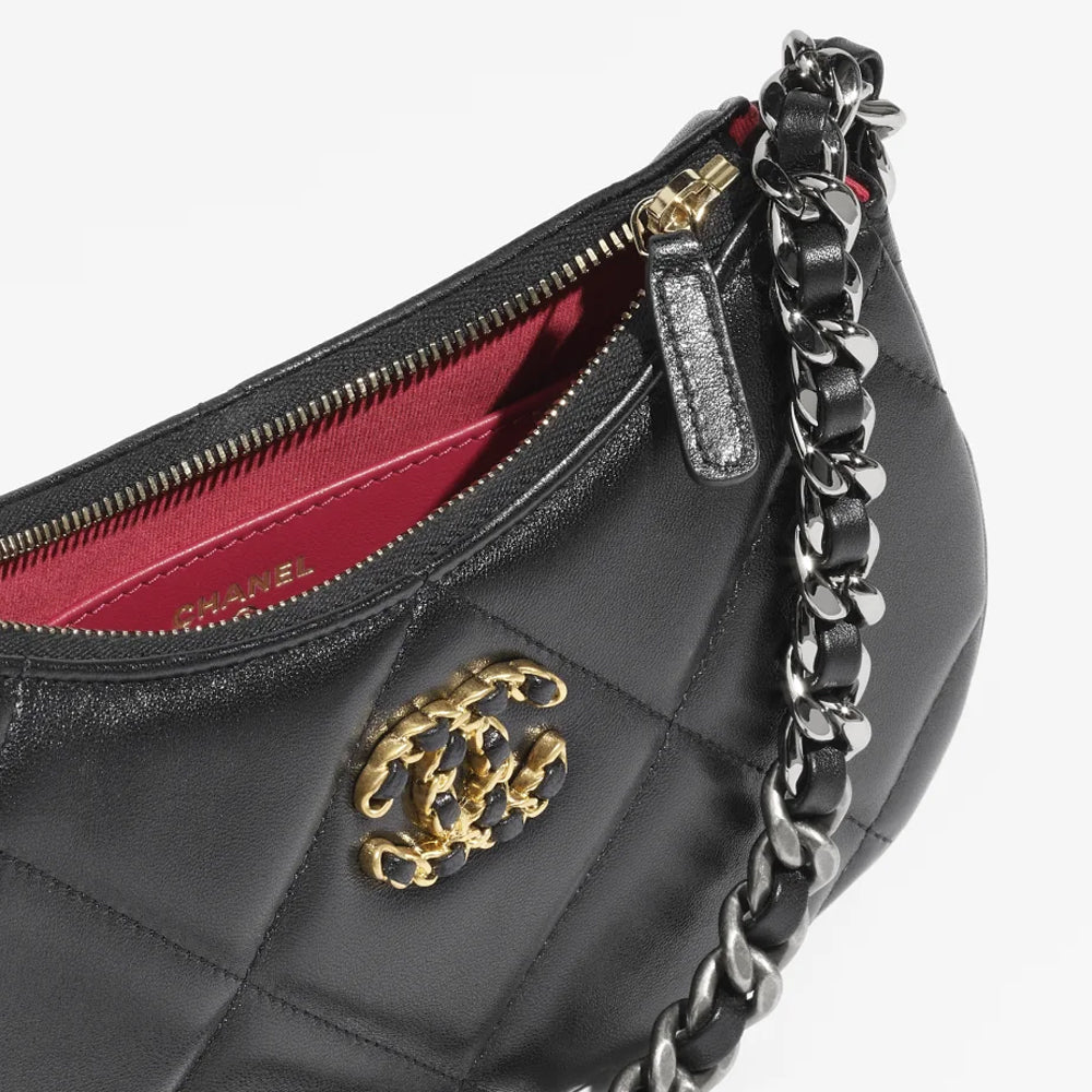 Hong Kong Stock - CHANEL 19 Clutch with Chain