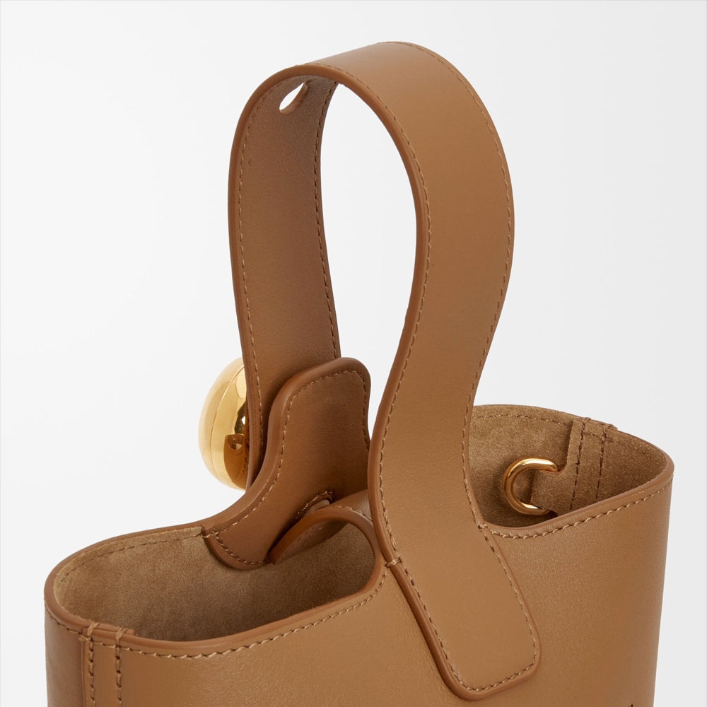Loewe Mini Pebble bucket in smooth calfskin (Oak)