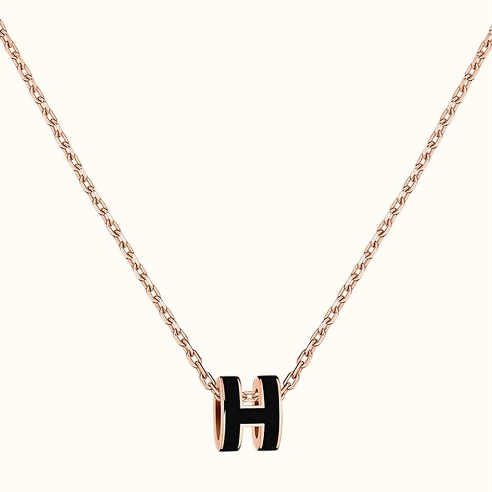 Hermès Mini Pop H Necklace，簡約設計與高端材質，是展現品味的配飾。