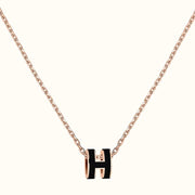 Hermès Mini Pop H Necklace，簡約設計與高端材質，是展現品味的配飾。