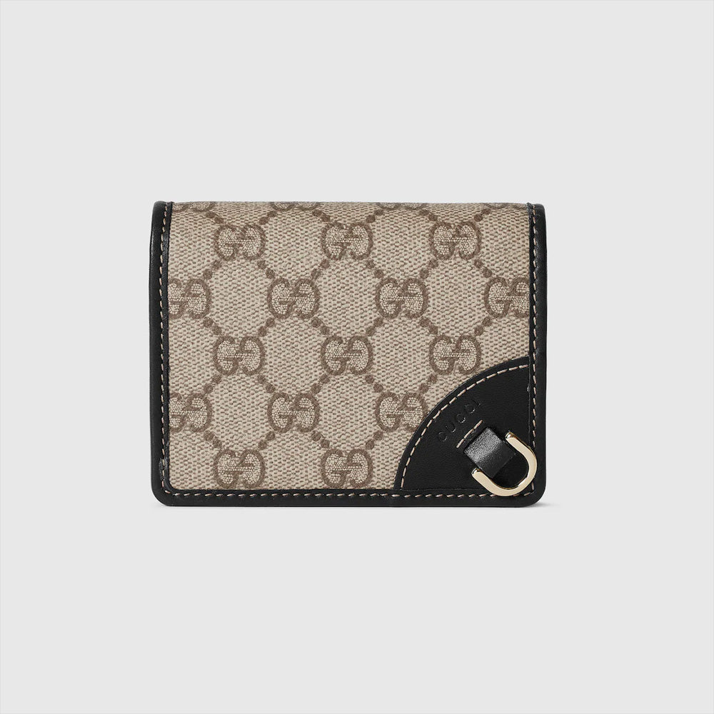 Gucci GG Emblem 迷你錢包，設計小巧輕便，配有品牌雙G標誌。