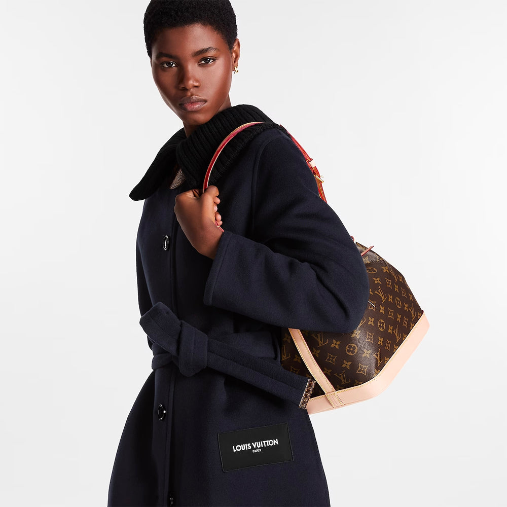 Louis Vuitton Petit Noé Monogram Canvas，融合復古風格與實用性，是時尚愛好者的必備選擇。