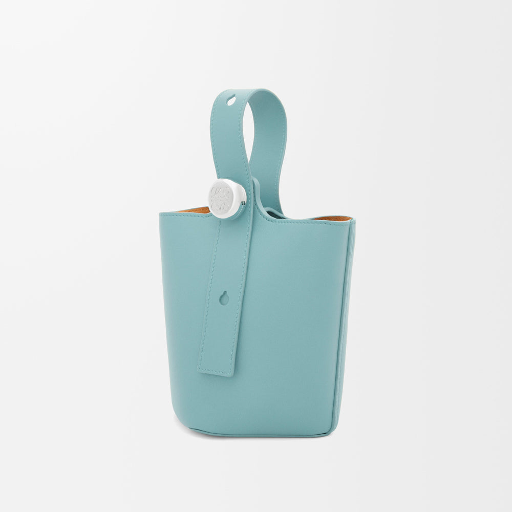 Loewe Mini Pebble bucket in smooth calfskin (Water)