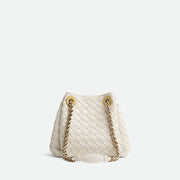 Bottega Veneta Small Parachute Chain 手袋，小巧精緻，金屬鏈條設計增添時尚感。