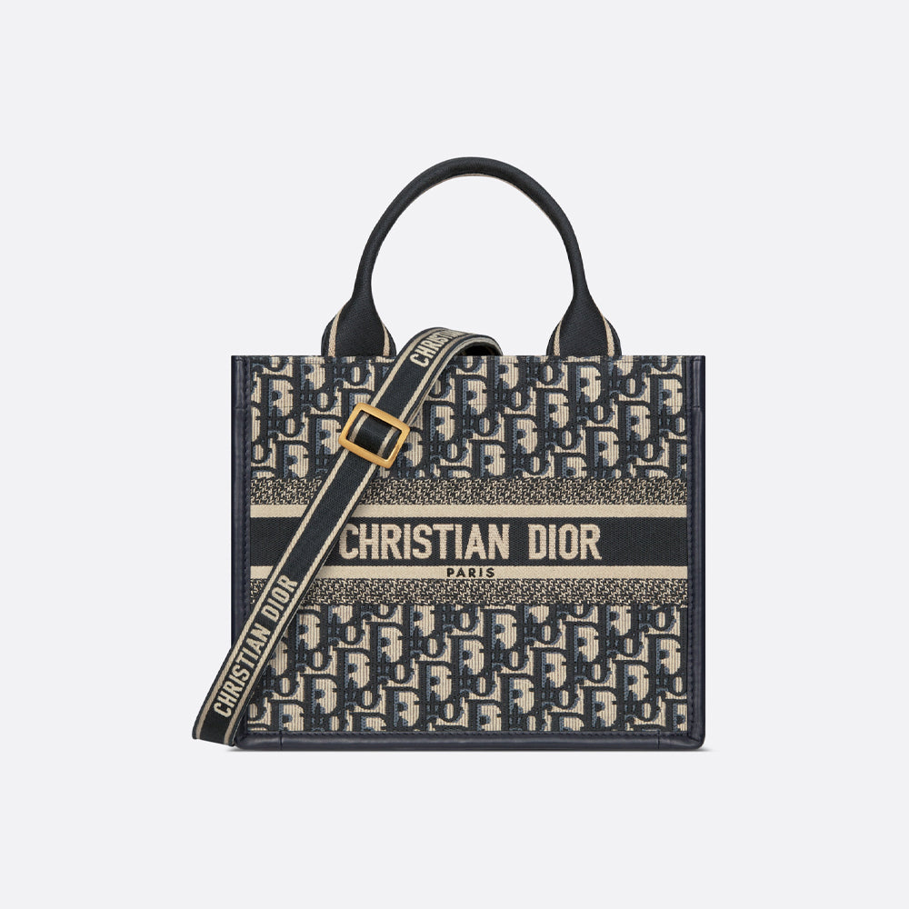 Dior 小號 Dior Book 托特包（藍色 Dior Oblique 刺繡和小牛皮）