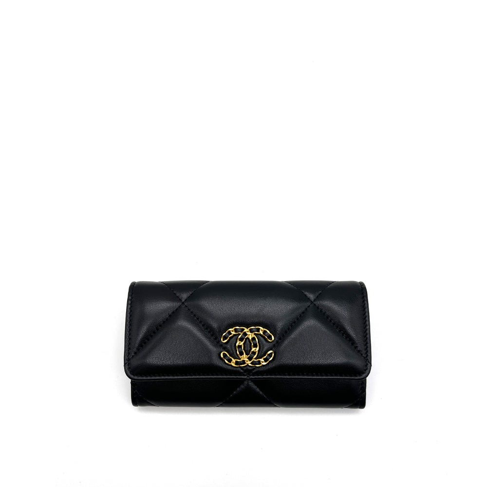 Hong Kong Stock - Chanel 19 Flap Wallet