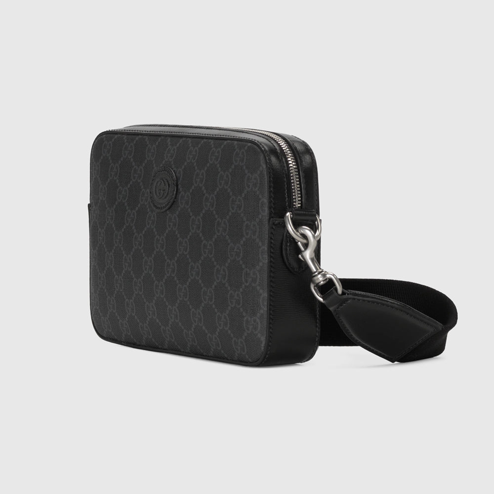 Gucci Shoulder Bag – 經典 Interlocking G 標誌,搭配優質皮革與簡約設計,展現品牌的時尚魅力。