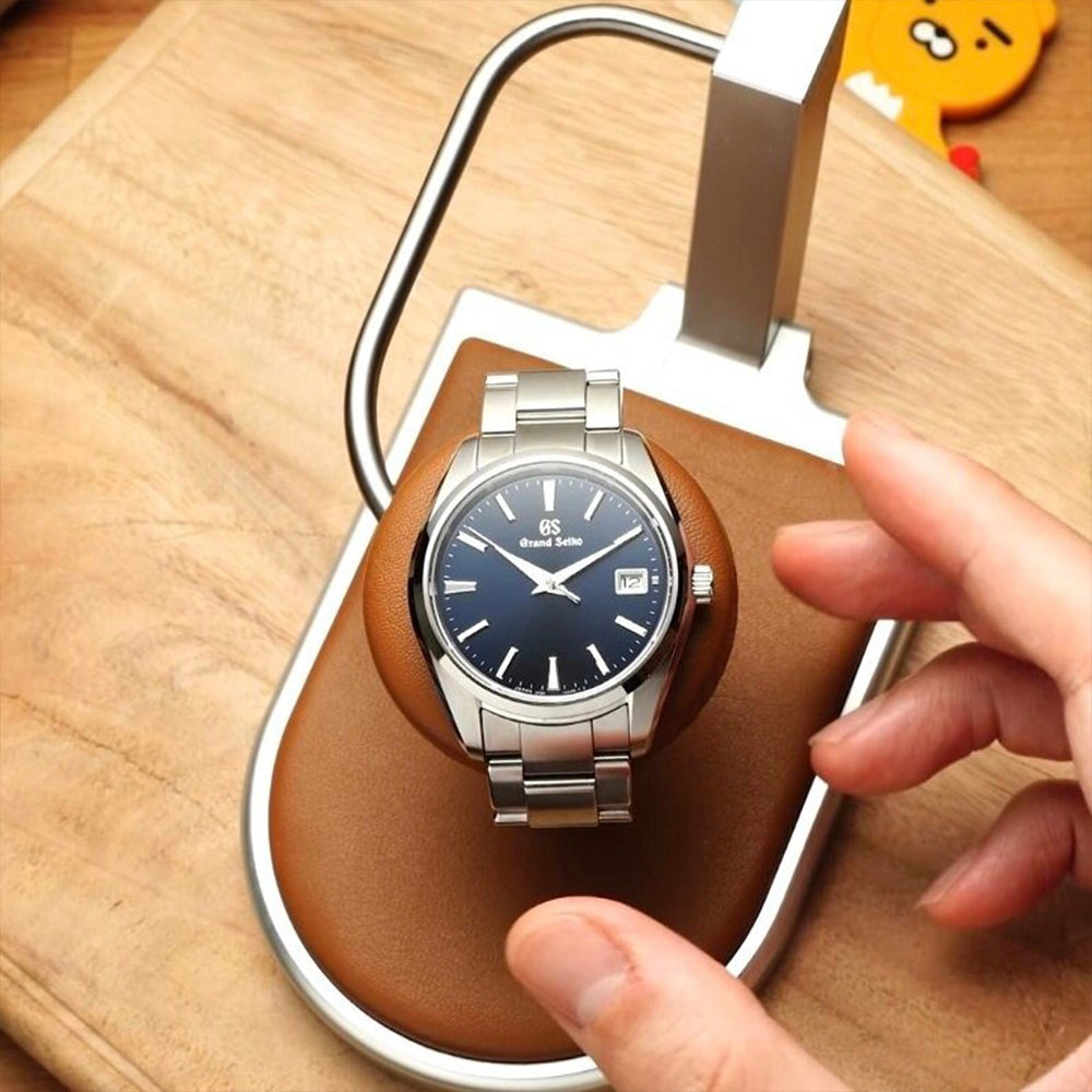 AUBLIQ Watch Stand，輕巧設計與穩固結構，是腕錶收藏與展示的不二之選。