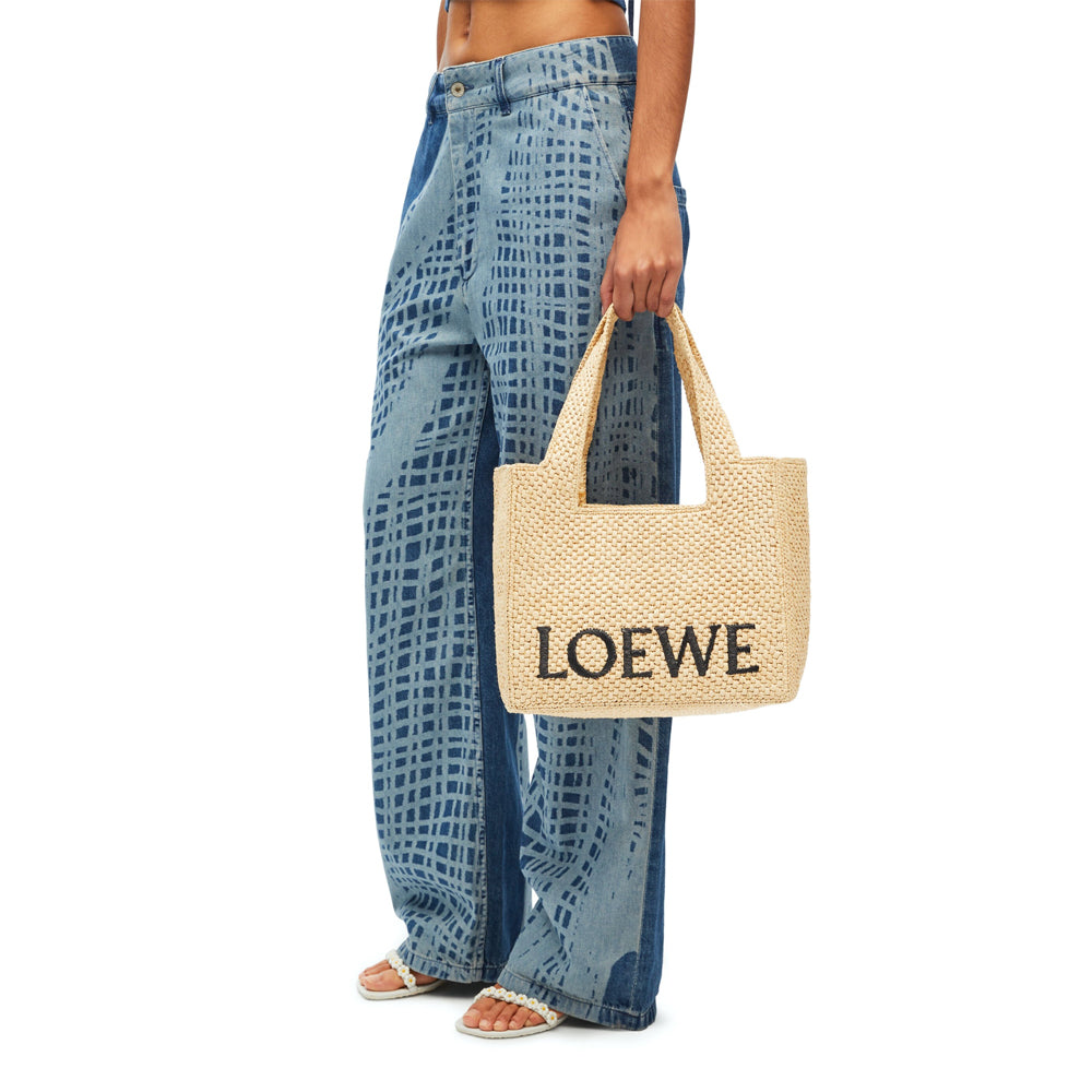 Loewe Medium LOEWE Font tote in raffia (Natural)