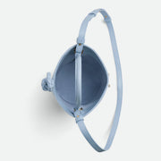 Bottega Veneta Small Liberta Bucket，精緻小巧，適合輕便日常或休閒造型搭配。