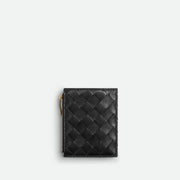 Bottega Veneta Intrecciato 小型雙折錢包，經典編織設計，精緻輕巧實用。