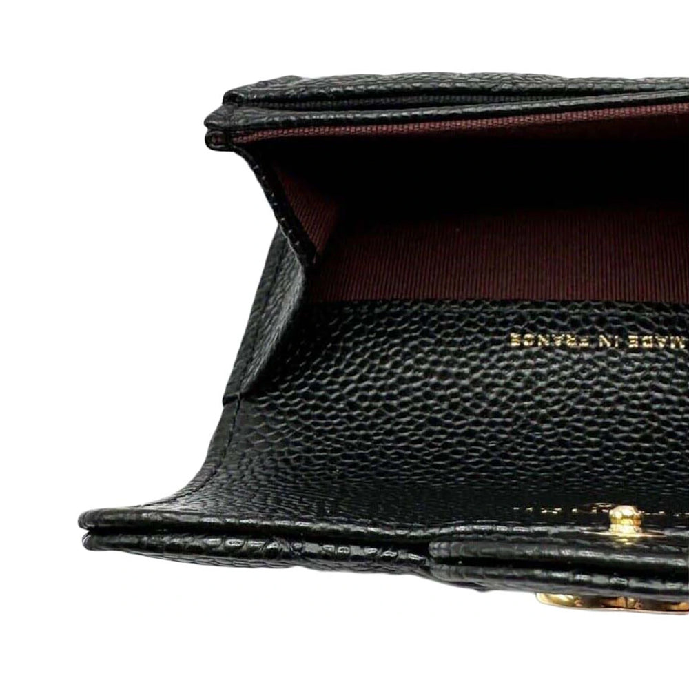 Chanel Classic Card Holder，經典款式，輕巧設計與標誌性菱格紋細節，為日常收納增添奢華感。