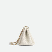 Bottega Veneta Small Parachute Chain 手袋，小巧精緻，金屬鏈條設計增添時尚感。