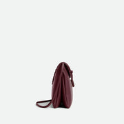 Bottega Veneta Liberta 手袋，簡約設計搭配品牌經典工藝，展現時尚高雅氣質。