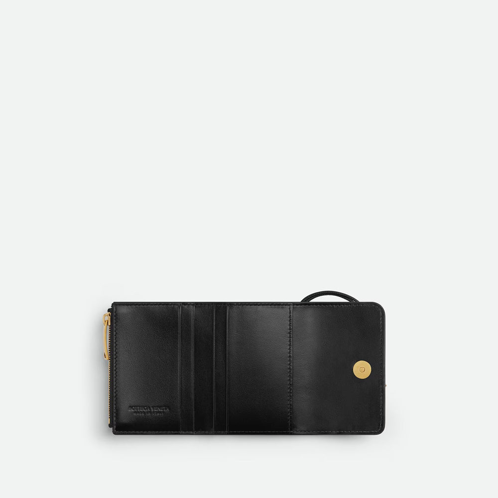 Bottega Veneta Andiamo 三折拉鏈錢包，簡約時尚設計，實用多功能收納。