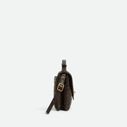 Bottega Veneta Knot Lock 手袋，採用標誌性結扣細節，適合晚宴或正式場合。