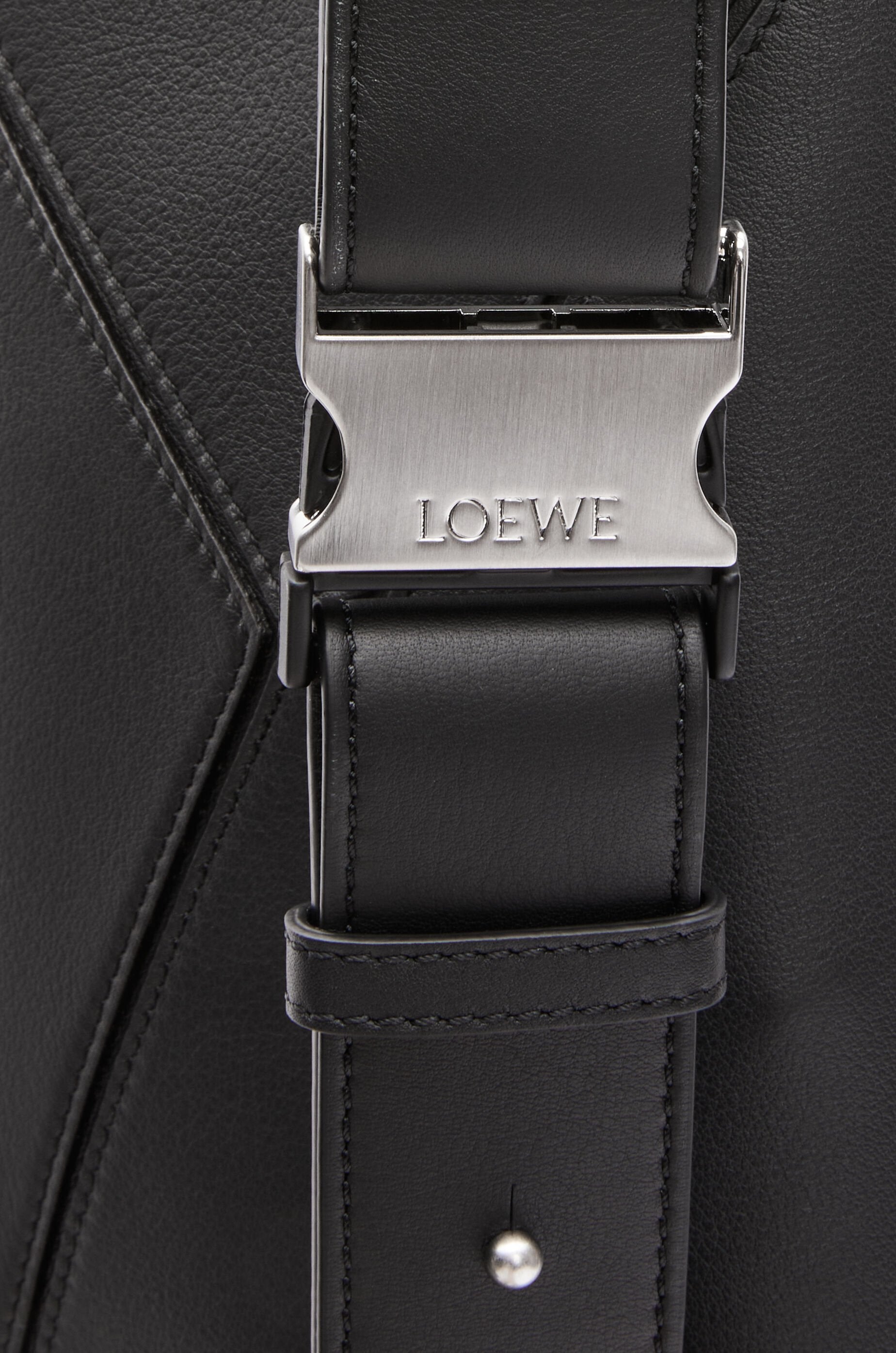 Loewe 經典小牛皮拼圖小號腰包（黑色）