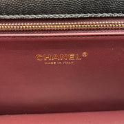 Chanel Grained Calfskin Bag – 採用經典魚子醬皮革與金屬細節，結合優雅與實用性。