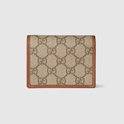 Gucci GG Emblem 迷你錢包，適合日常使用，時尚與功能兼備。