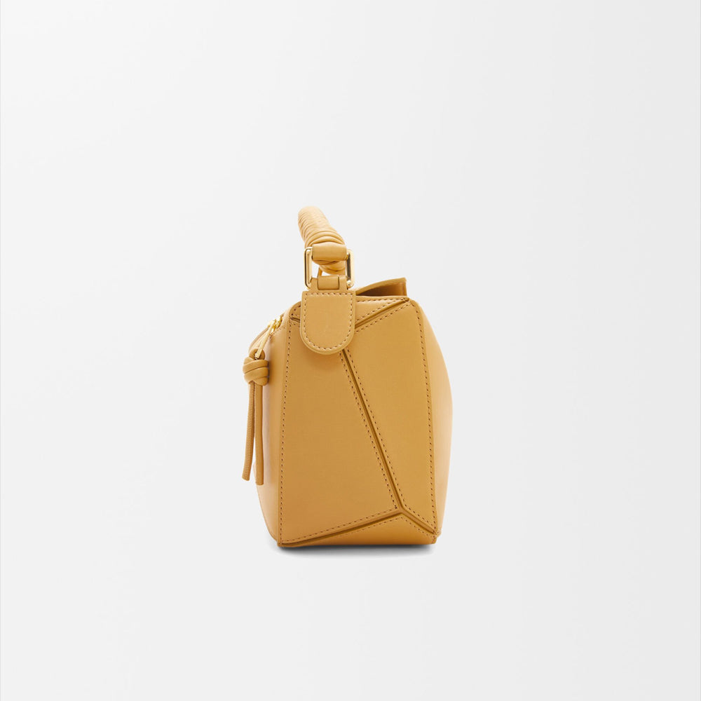 Loewe 經典小牛皮小號 Puzzle 腰包（棕褐）