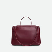 Bottega Veneta Ciao Ciao，柔軟皮革和隨性設計，展現時尚與輕盈感。