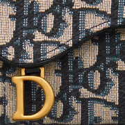 Dior Saddle Lotus Wallet – Oblique 提花面料與經典設計結合，輕便實用且充滿品牌魅力。