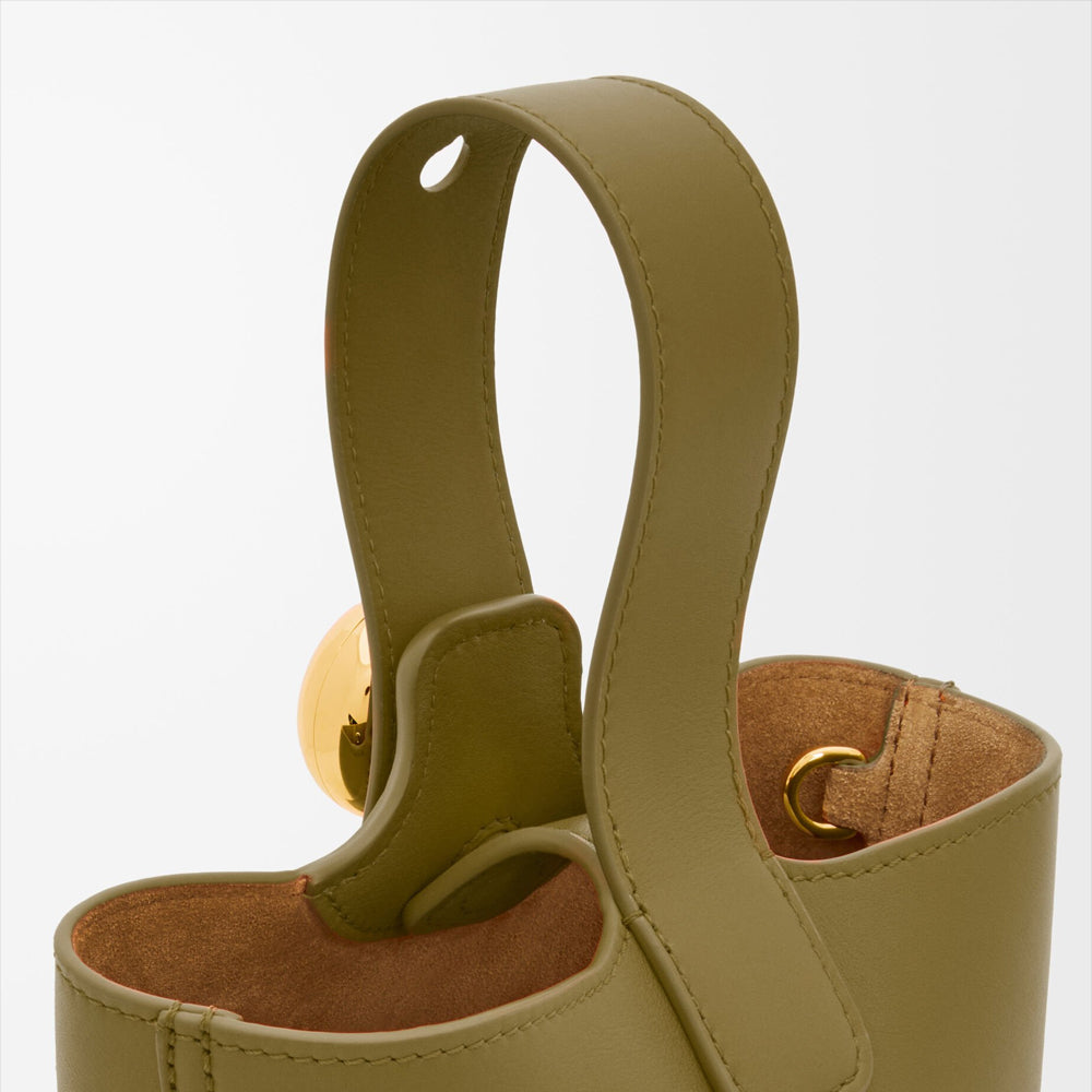 Loewe Mini Pebble bucket in smooth calfskin (Olive)