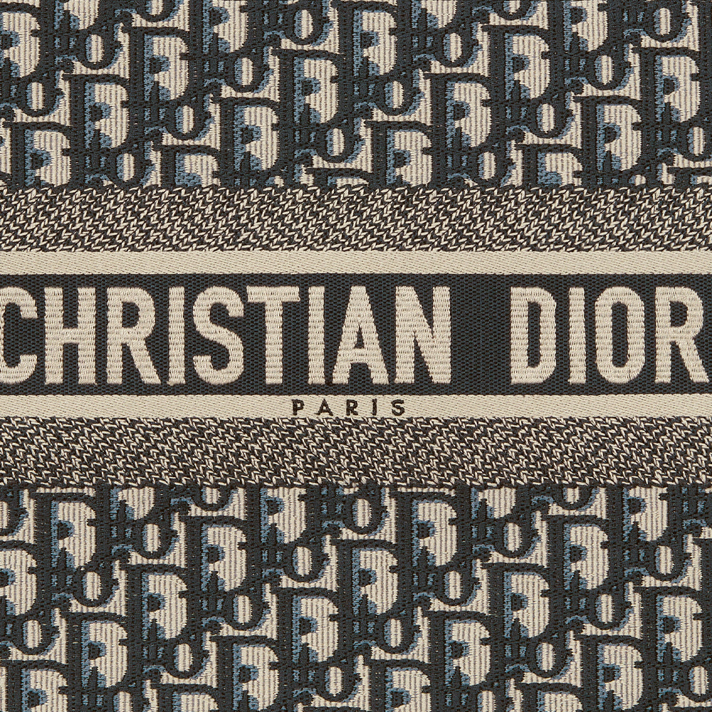Dior 中 Dior Book 托特包（藍色 Dior Oblique 刺繡和小牛皮）