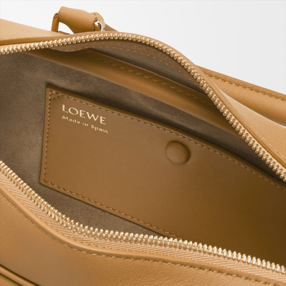 Loewe 經典小牛皮小號 Puzzle 腰包（棕褐）