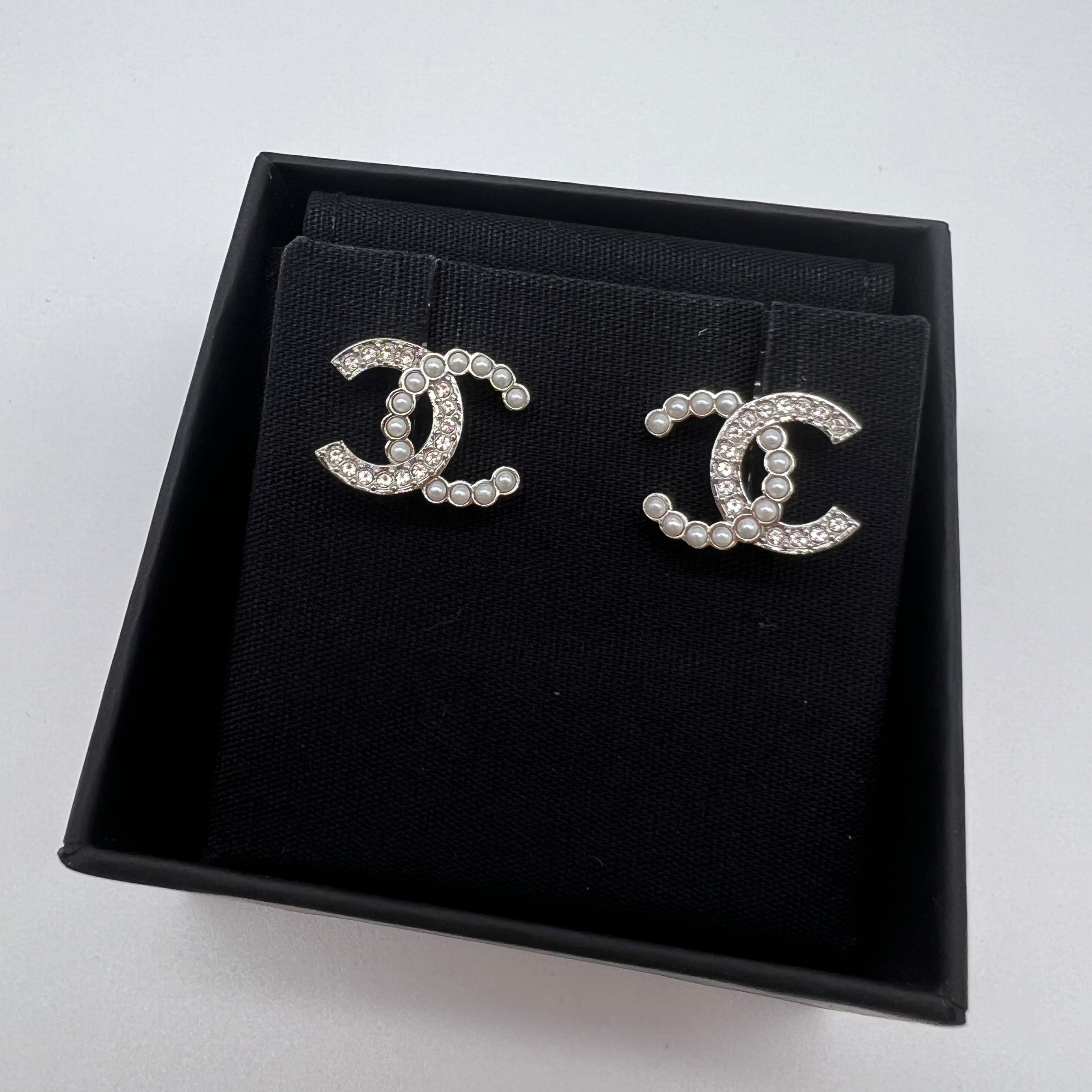 Hong Kong Stock - Chanel Earrings