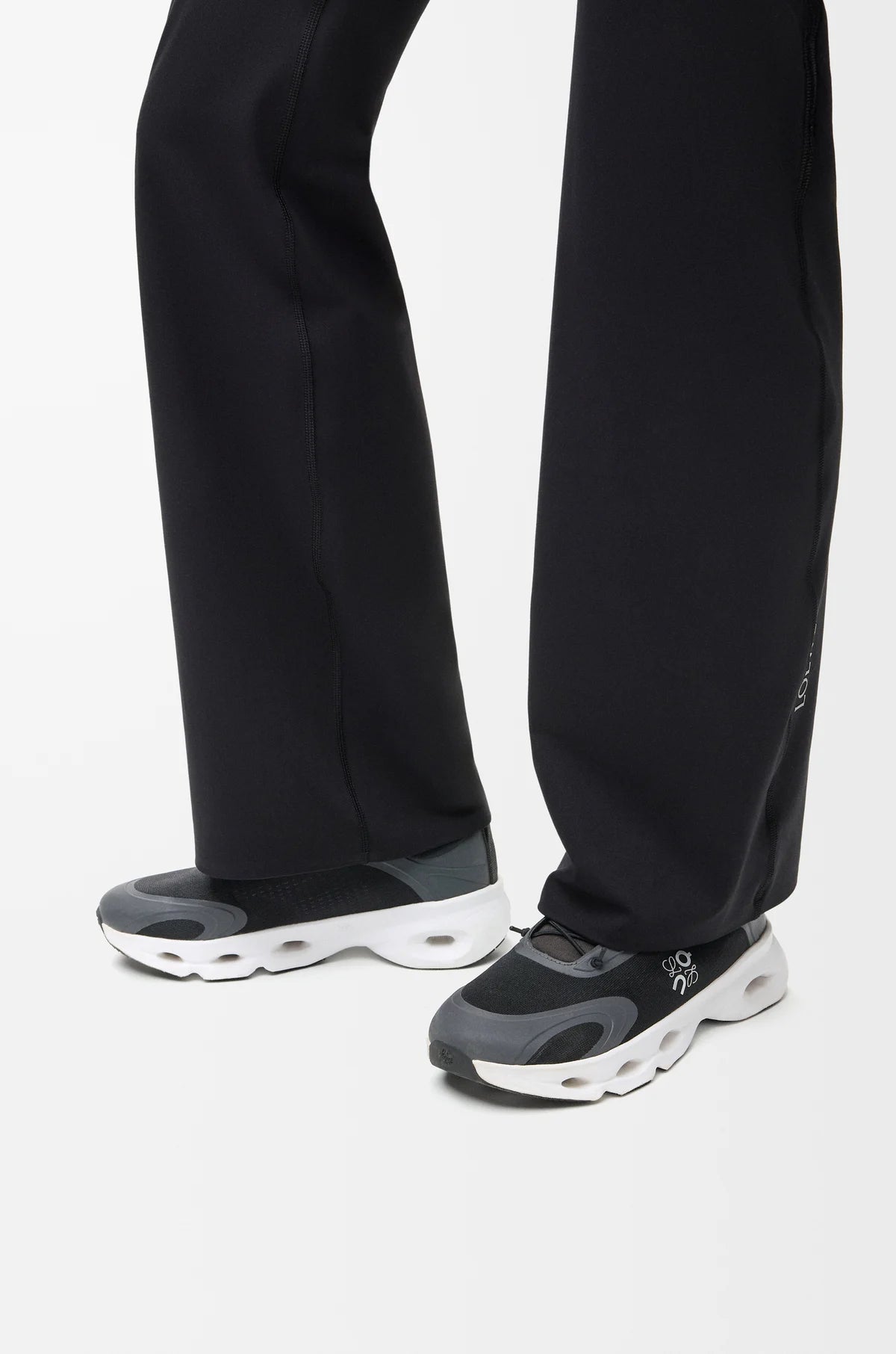 Loewe 經典小牛皮小號 Puzzle 腰包（棕褐）