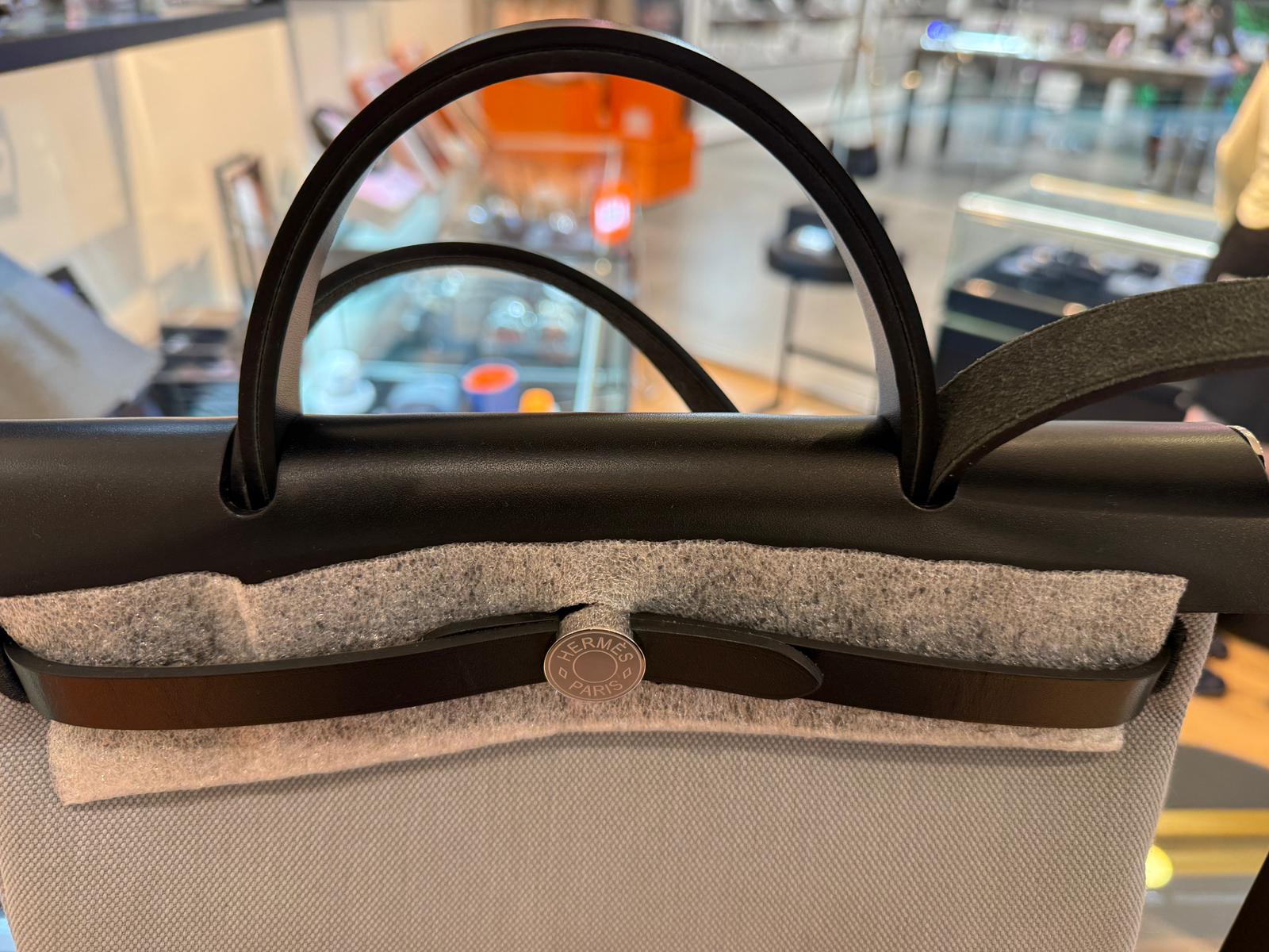 Hong Kong Stock - Hermes Herbag 31 (P0 Gris Pantin/Silver)