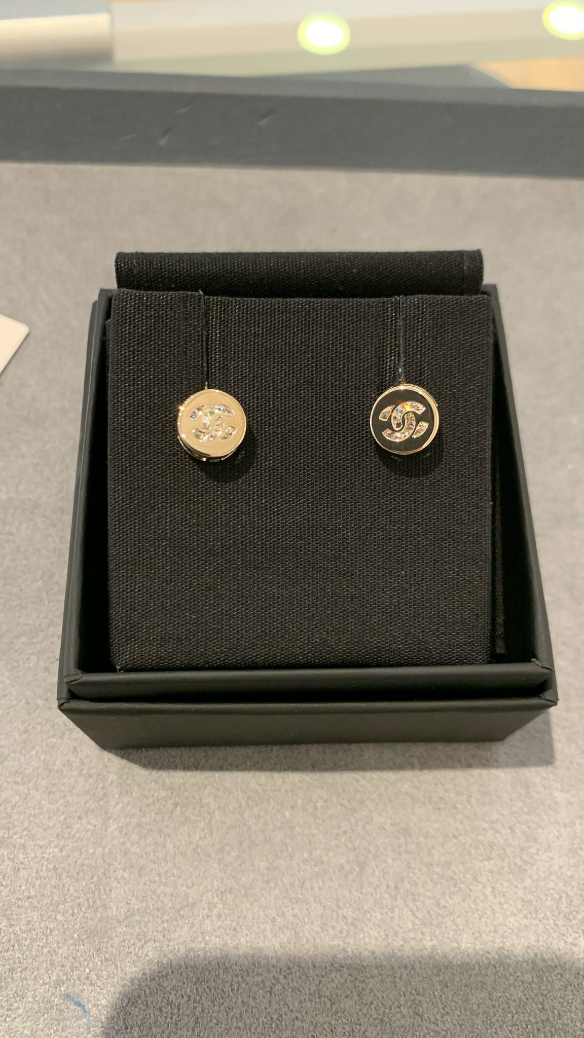 Hong Kong Stock - Chanel CC Logo Silver Earrings ABE107