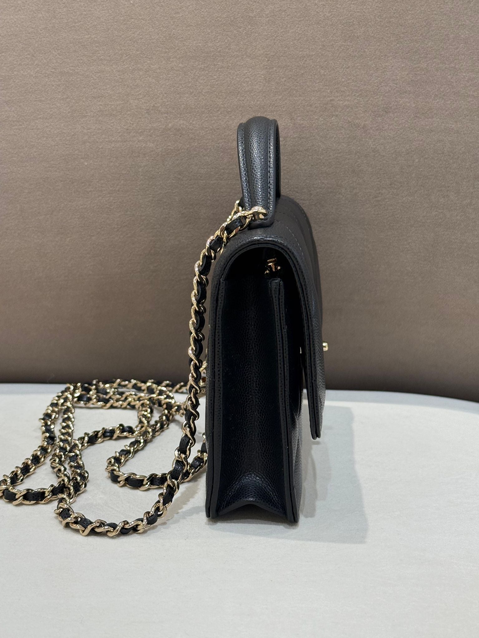 Hong Kong Stock - Chanel Wallet on Chain Grained Shiny Calfskin & Gold-Tone Metal (Black) AP4931