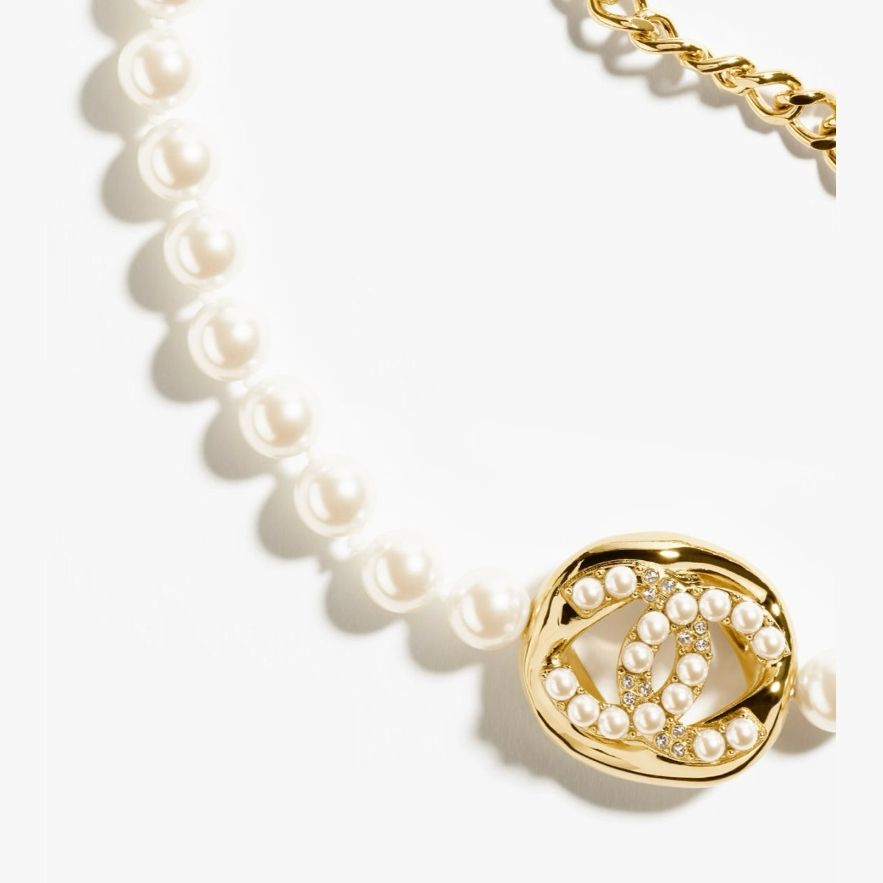 Hong Kong Stock - Chanel CC Logo Pearl Necklace