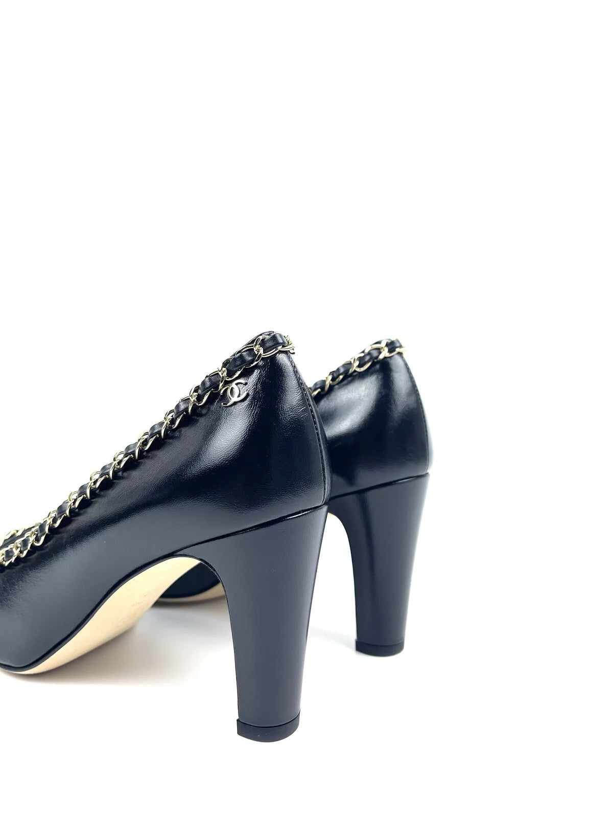 Chanel 黑色小羊皮織鏈高跟鞋（36.5碼）